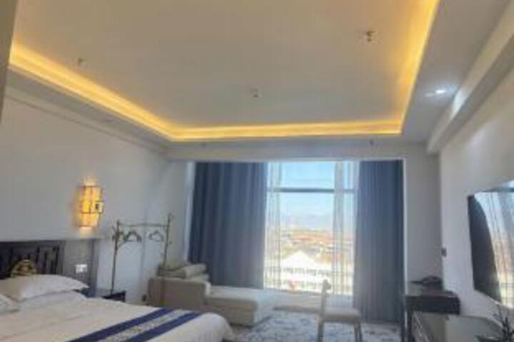 Room 8 of 10