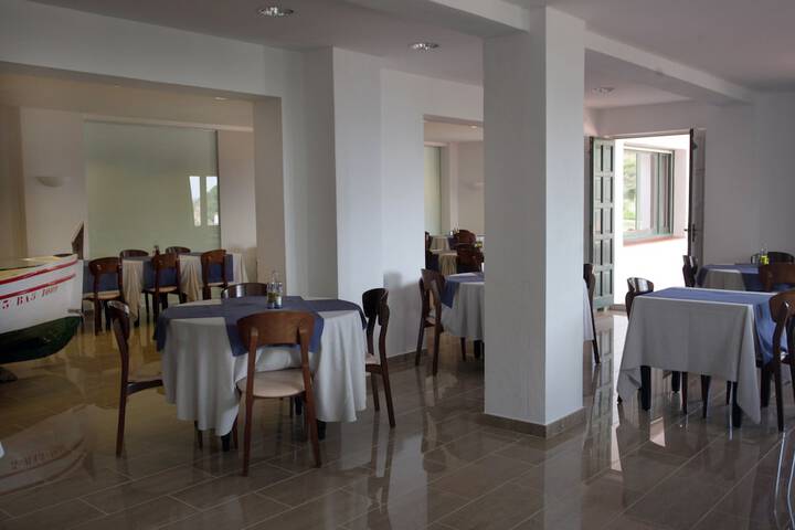 Dining 13 of 24
