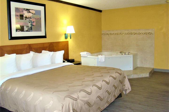 2 Double Beds (13 of 13)