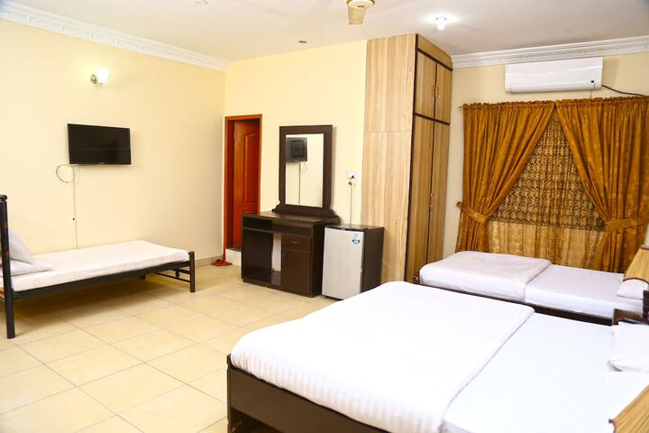 Room 8 of 37