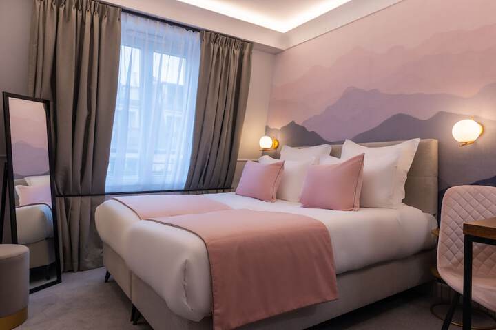Room 9 of 38