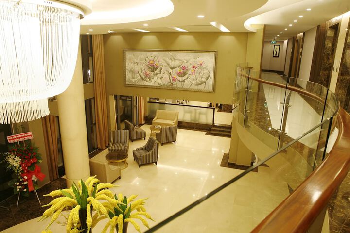 Hotel 2 of 79
