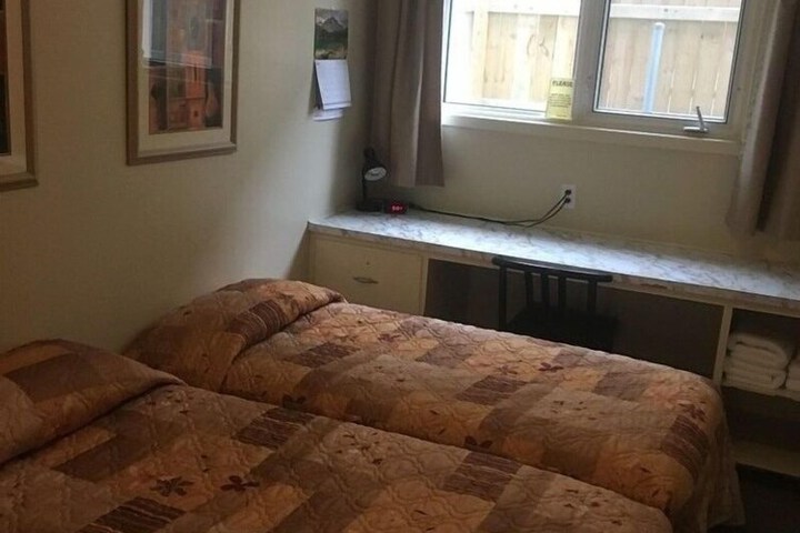 Room 6 of 19