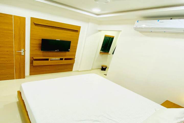 Room 9 of 43