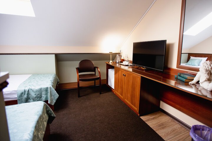 Room 11 of 35