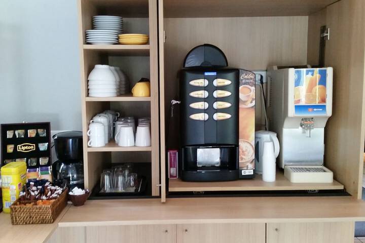 Breakfast/Coffee Service 18 of 20