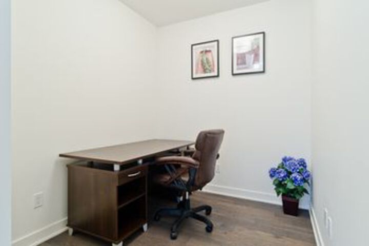 Room 6 of 10