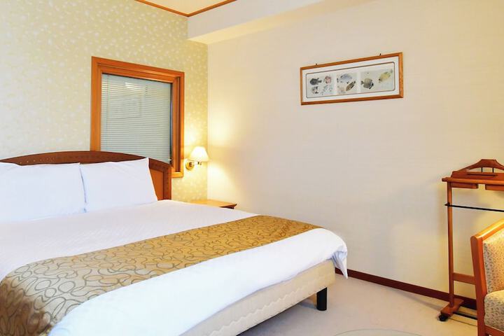 Room 16 of 37