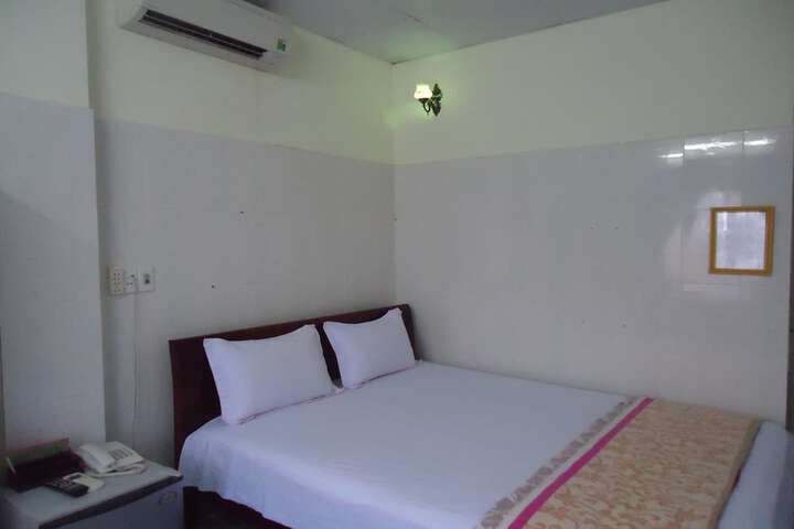 Room 17 of 49