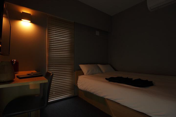 Room 7 of 61