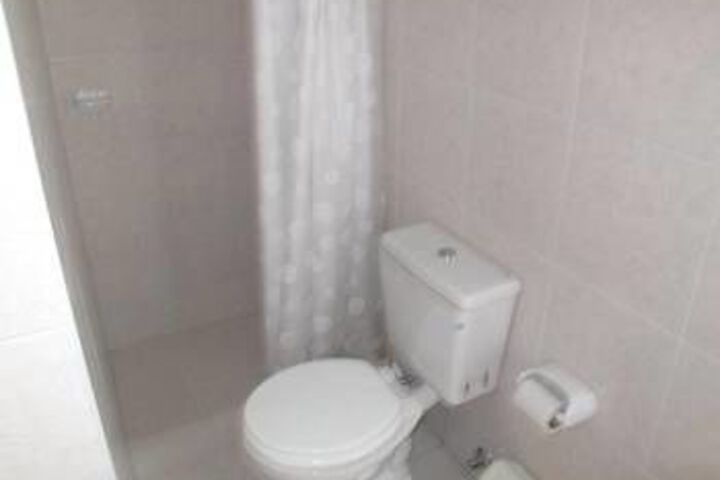 Room 4 of 20