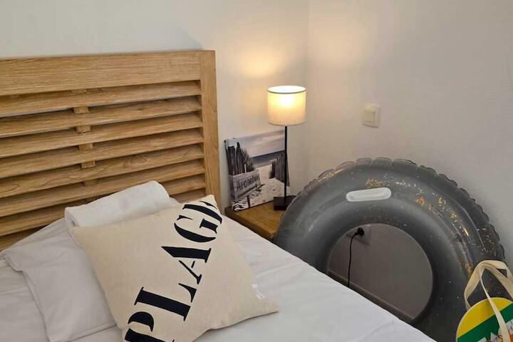 Room 7 of 16