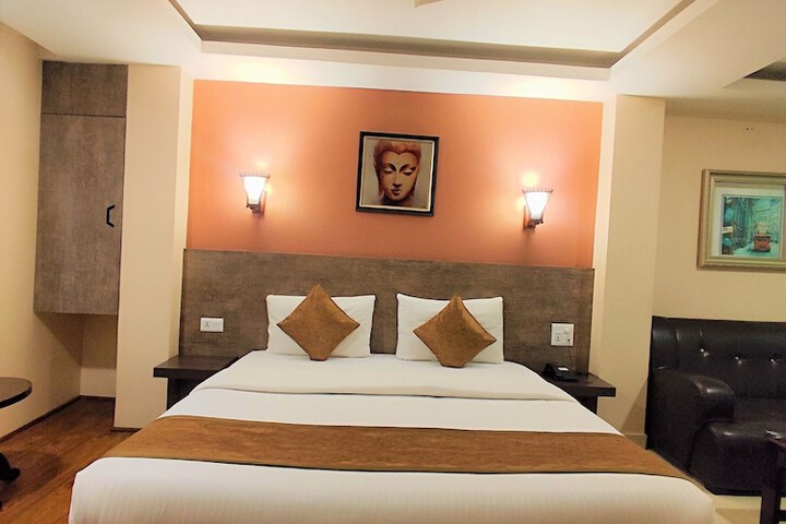 Room 30 of 52