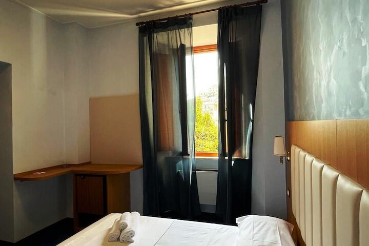 Room 12 of 162