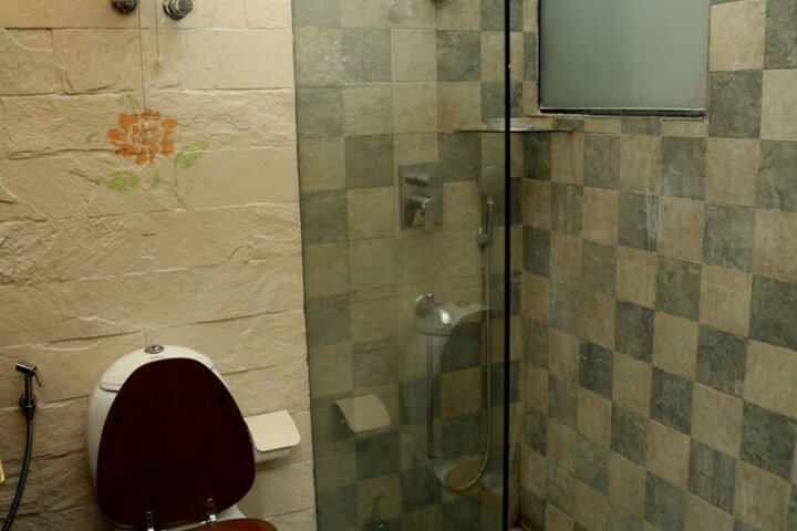 Room 13 of 22