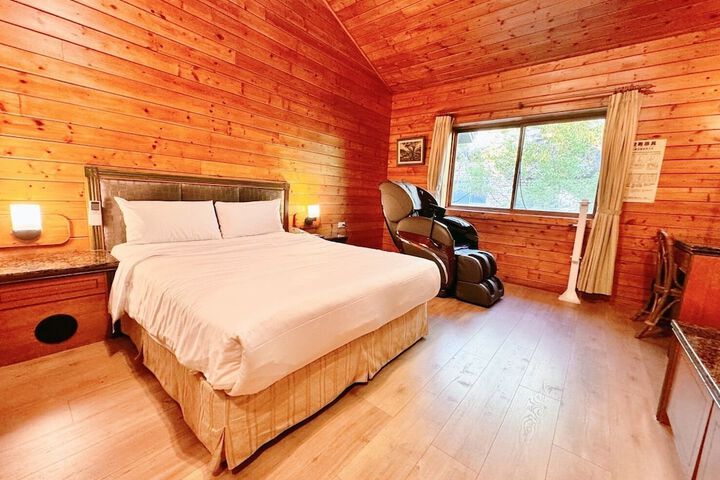 Room 32 of 59