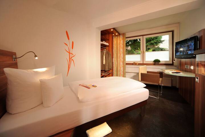 Room 3 of 47