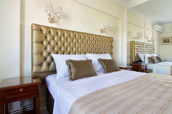 Room 28 of 81