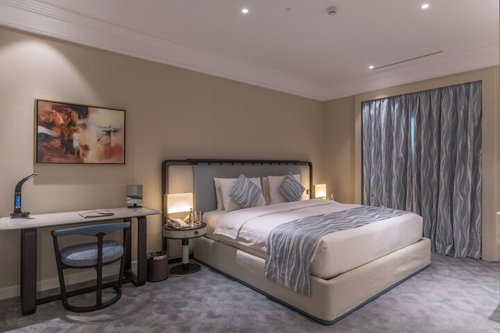 Room 7 of 32