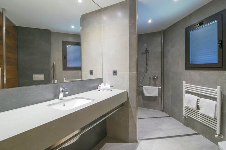 Clean Restrooms