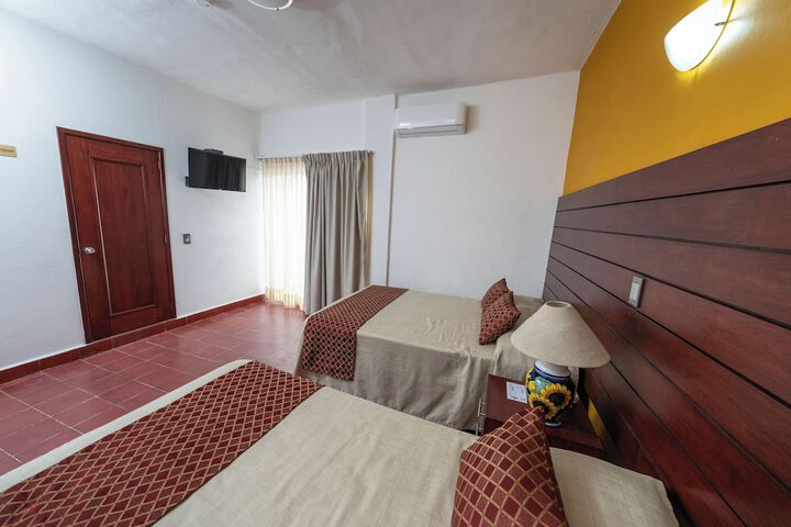 Room 30 of 103