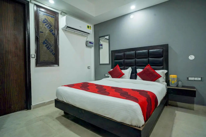 Room 5 of 17