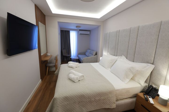 Room 26 of 58