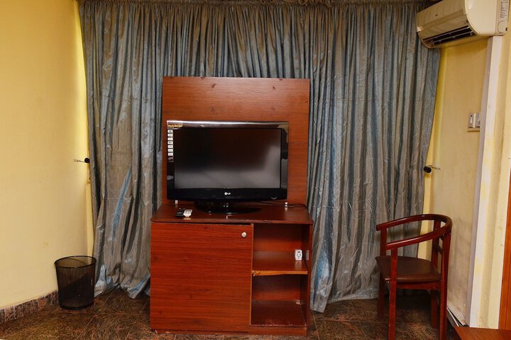 Room 17 of 94