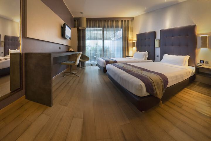 Room 6 of 13