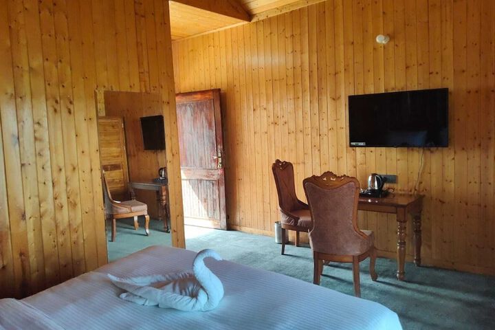 Room 9 of 26