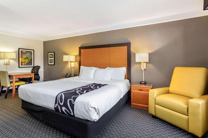 1 King Bed (14 of 15)