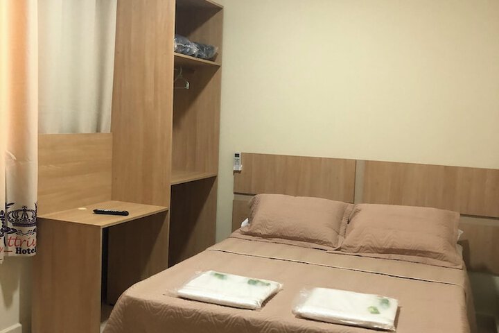 Room 3 of 8
