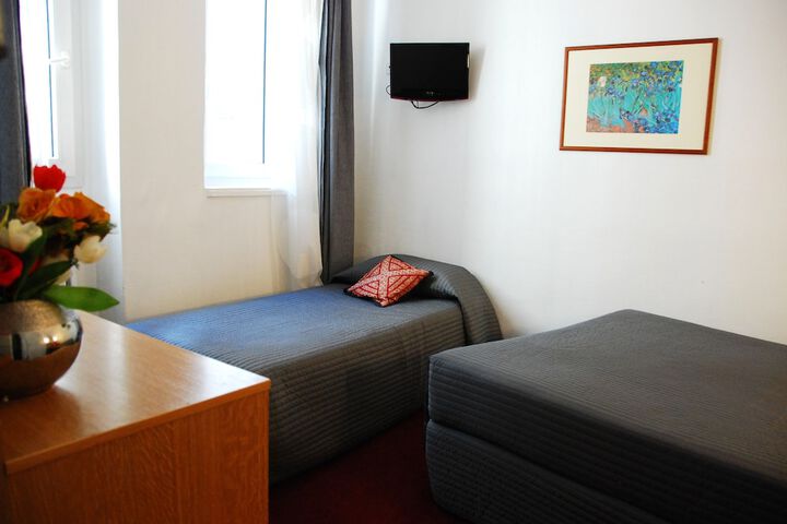 Room 6 of 47