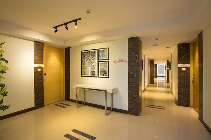 Ballroom/Hall 9 of 10