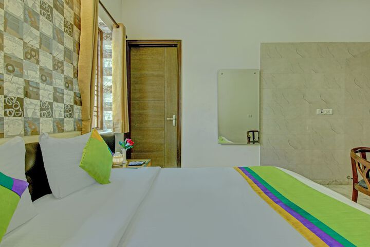 Room 27 of 50