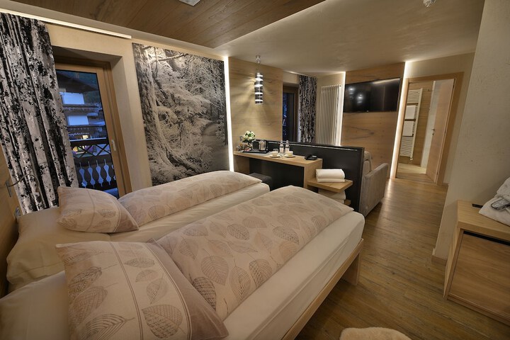 Room 72 of 211