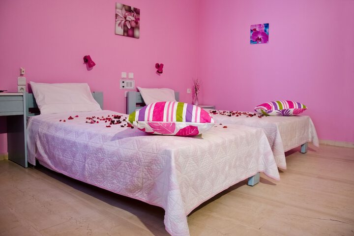 Room 12 of 22