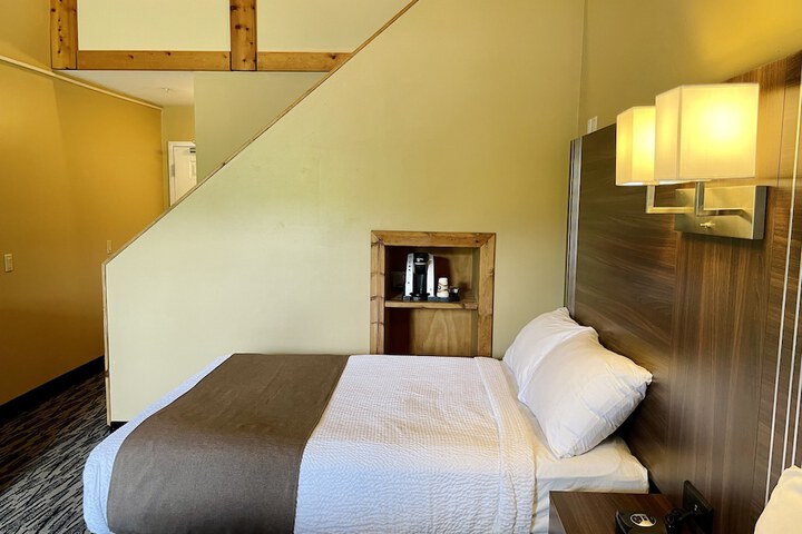 Room 11 of 112