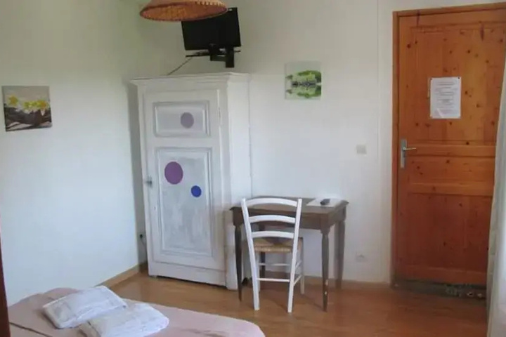 Room 5 of 13