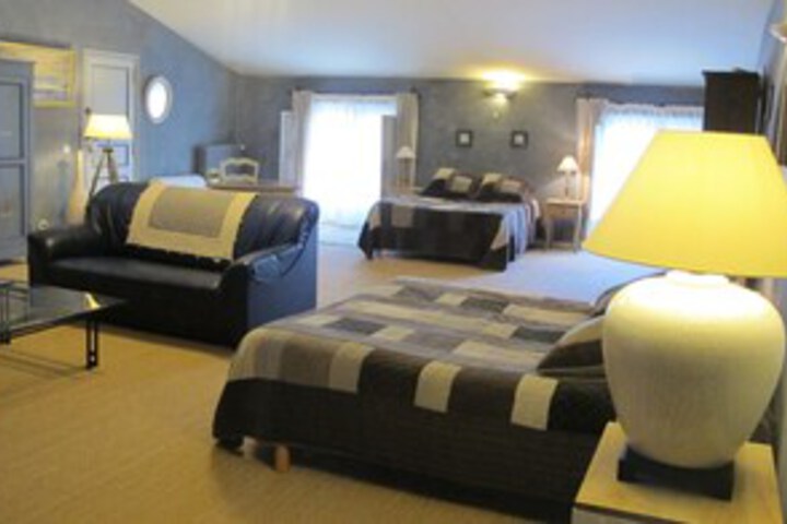 Room 32 of 40