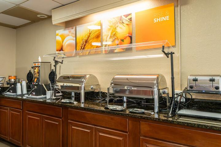 Breakfast/Coffee Service 101 of 122