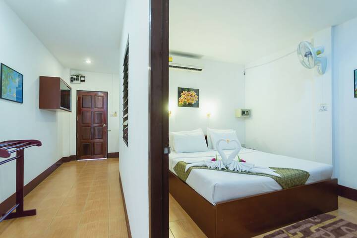 Room 107 of 208