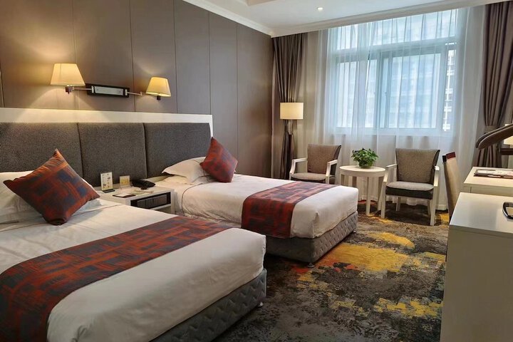 Room 12 of 20