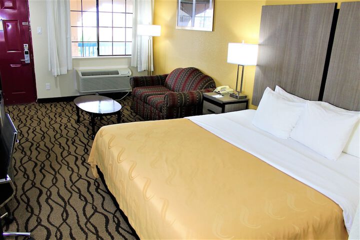 Room 6 of 44