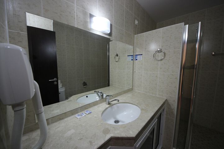 Room 7 of 36