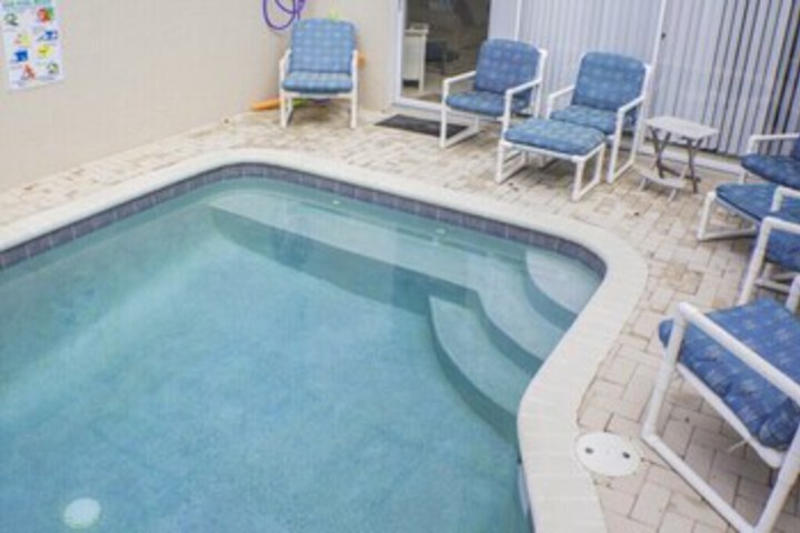 Pool 7 of 12