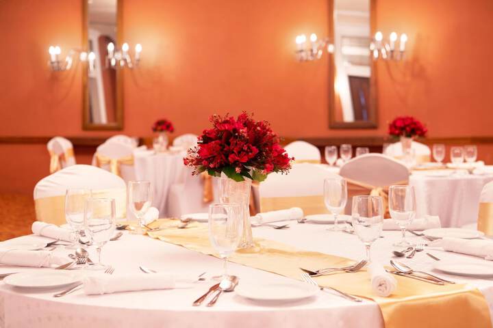 Ballroom/Hall 85 of 106