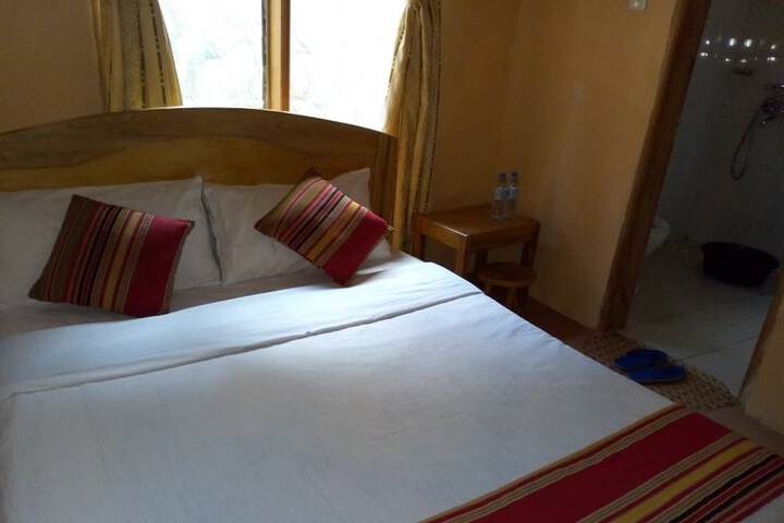 Room 6 of 10