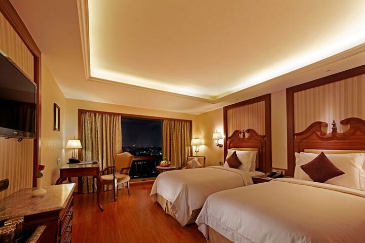 Room 5 of 30