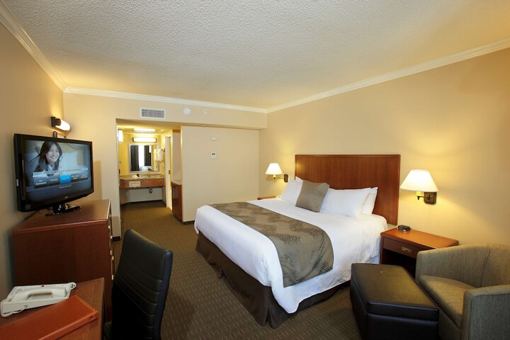 Room 27 of 75